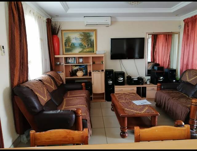 3 BEDROOM HOUSE FOR SALE IN TLHABANE WEST